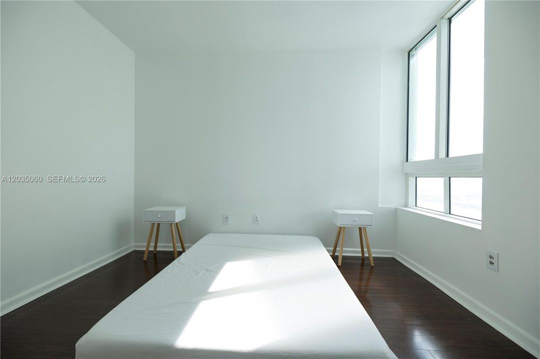 For Rent: $2,700 (1 beds, 1 baths, 651 Square Feet)
