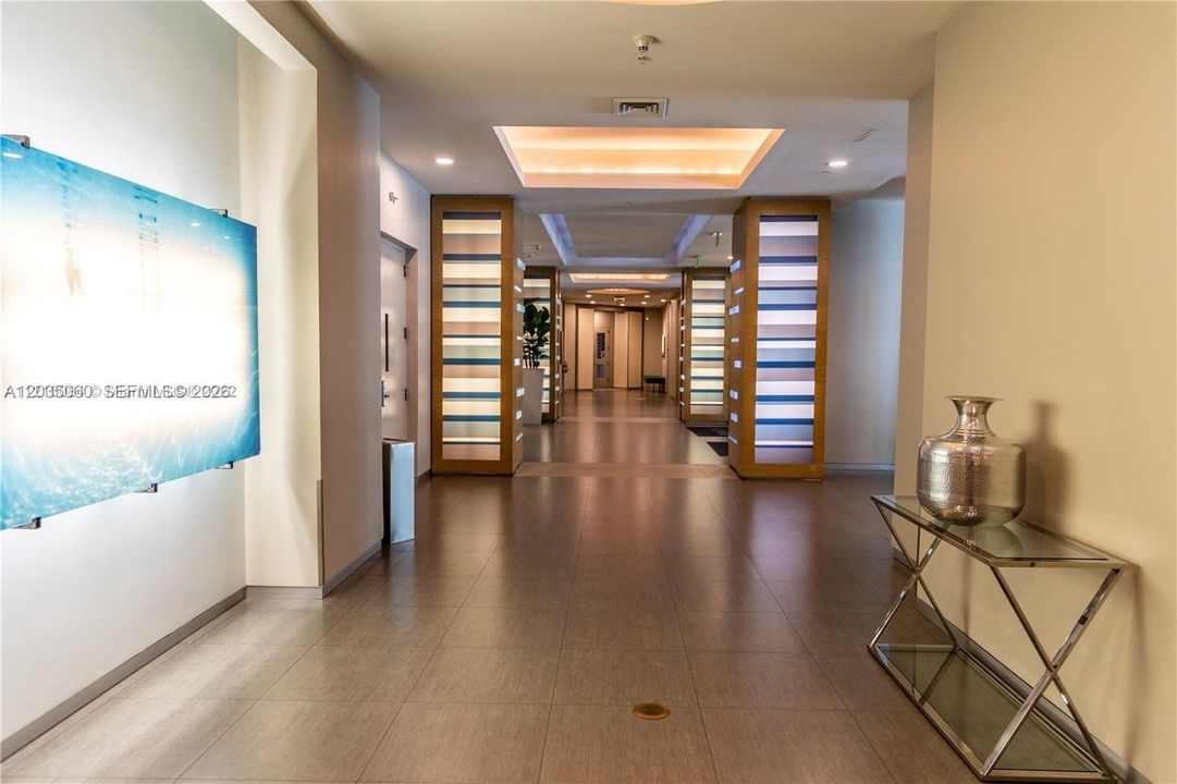 For Rent: $2,700 (1 beds, 1 baths, 651 Square Feet)
