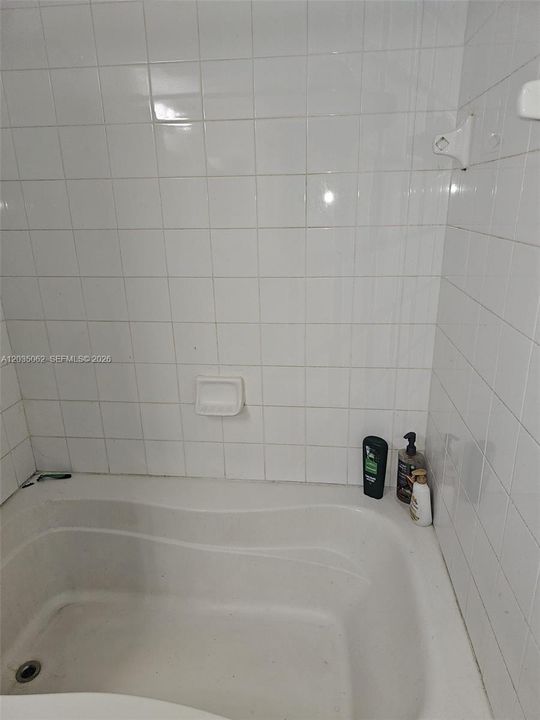 For Sale: $275,000 (2 beds, 2 baths, 966 Square Feet)
