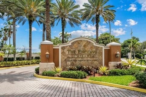 For Sale: $275,000 (2 beds, 2 baths, 966 Square Feet)