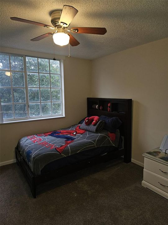 For Sale: $275,000 (2 beds, 2 baths, 966 Square Feet)