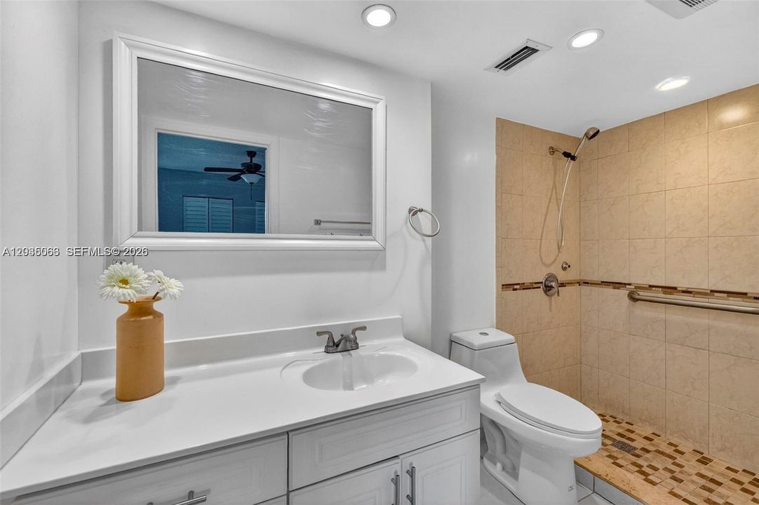 For Rent: $2,100 (2 beds, 2 baths, 768 Square Feet)