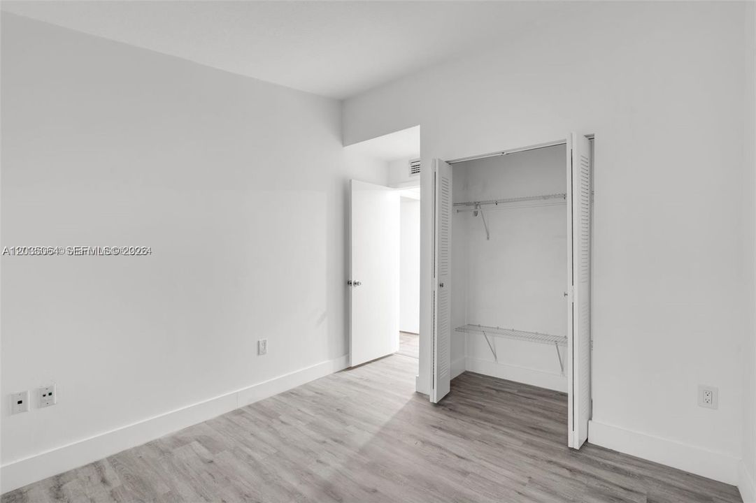 En Venta: $245,000 (2 camas, 2 baños, 870 Pies cuadrados)