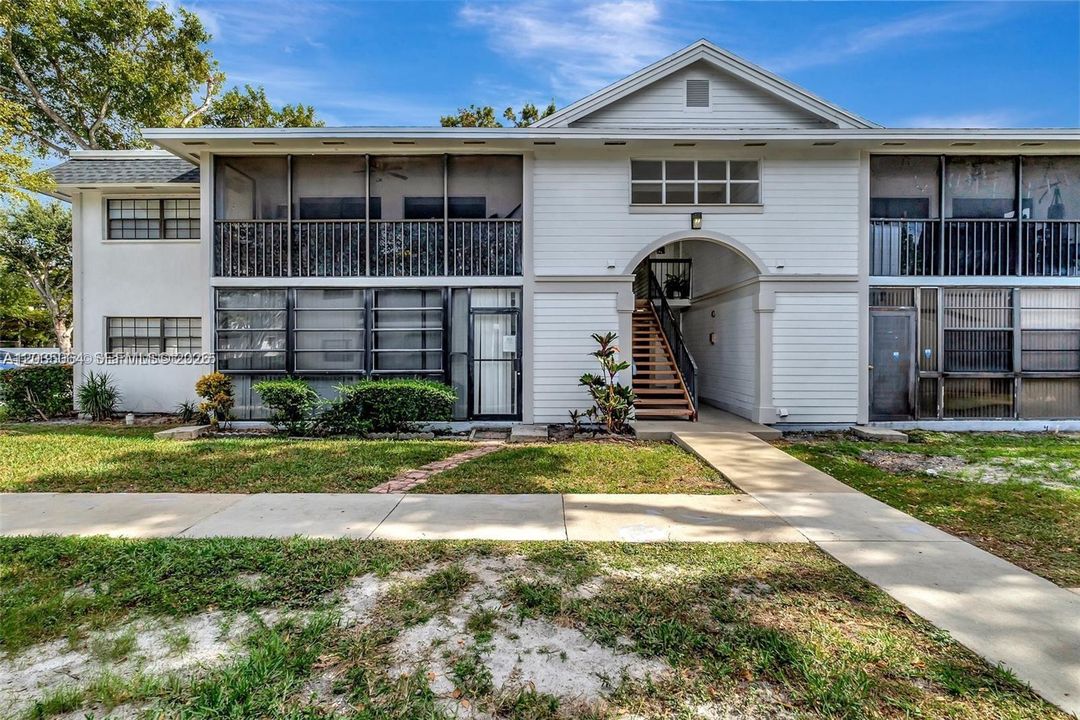 En Venta: $245,000 (2 camas, 2 baños, 870 Pies cuadrados)