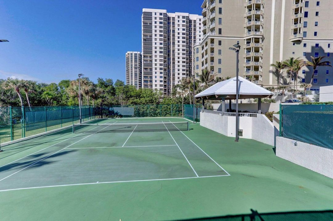 TENNIS