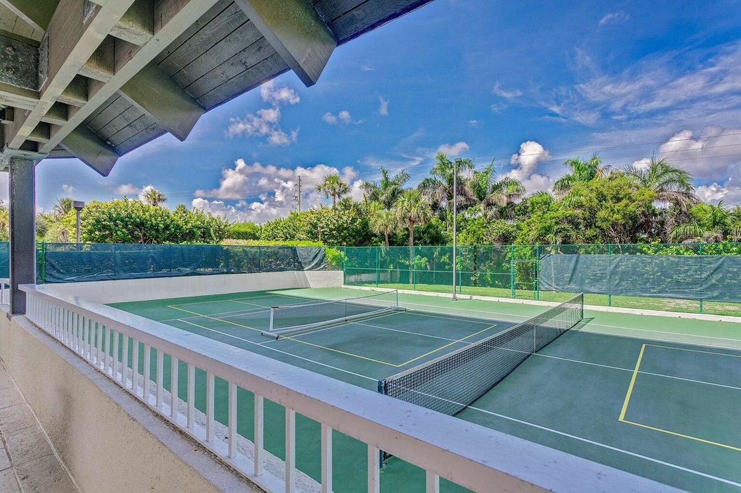 TENNIS