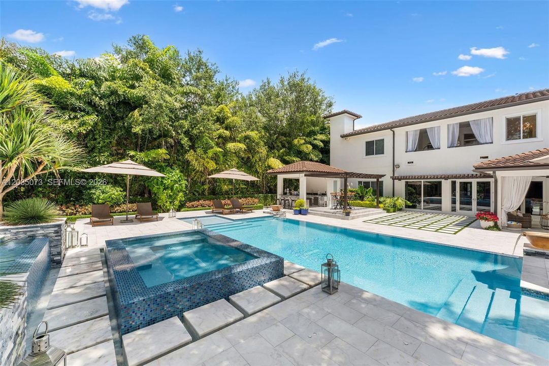 For Sale: $3,800,000 (5 beds, 5 baths, 5647 Square Feet)