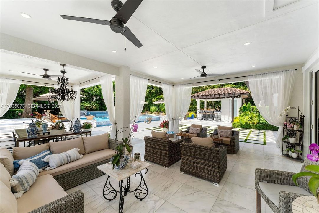 For Sale: $3,800,000 (5 beds, 5 baths, 5647 Square Feet)