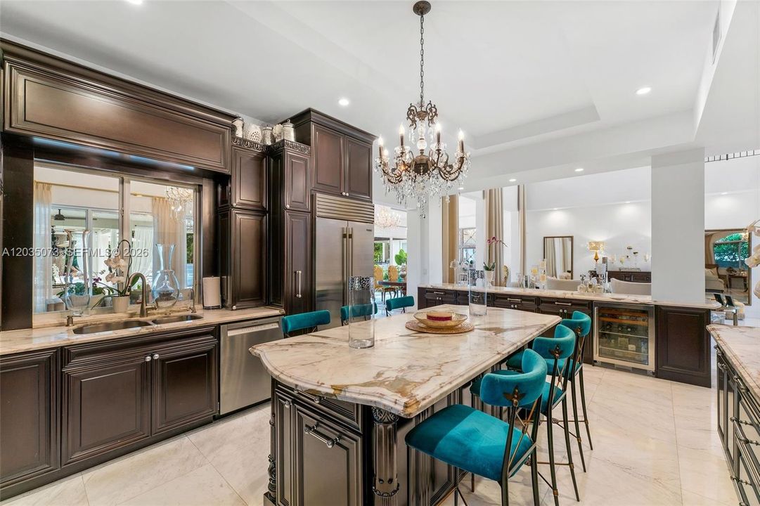 For Sale: $3,800,000 (5 beds, 5 baths, 5647 Square Feet)