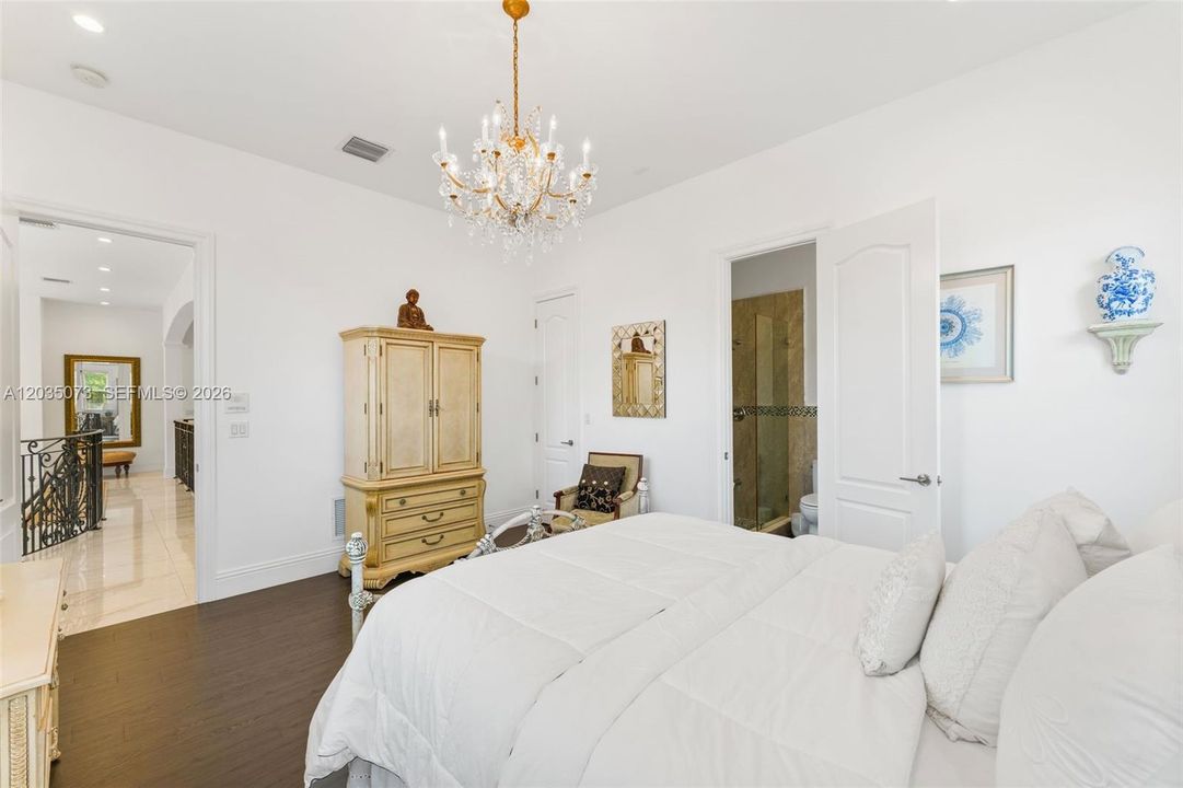 For Sale: $3,800,000 (5 beds, 5 baths, 5647 Square Feet)
