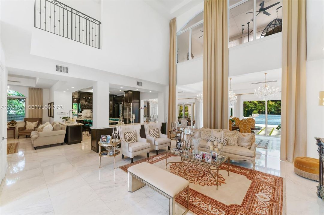 For Sale: $3,800,000 (5 beds, 5 baths, 5647 Square Feet)