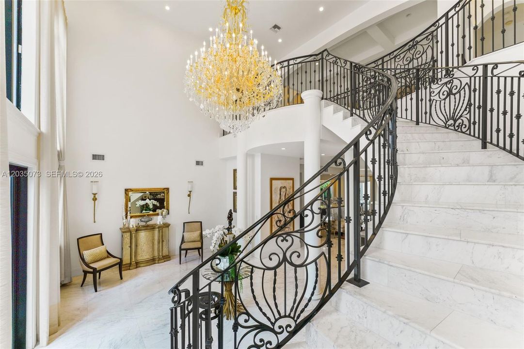 For Sale: $3,800,000 (5 beds, 5 baths, 5647 Square Feet)