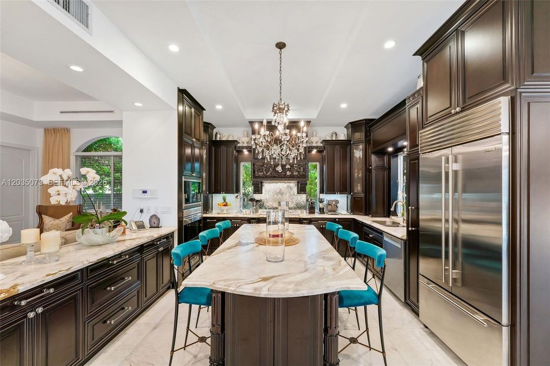 For Sale: $3,800,000 (5 beds, 5 baths, 5647 Square Feet)