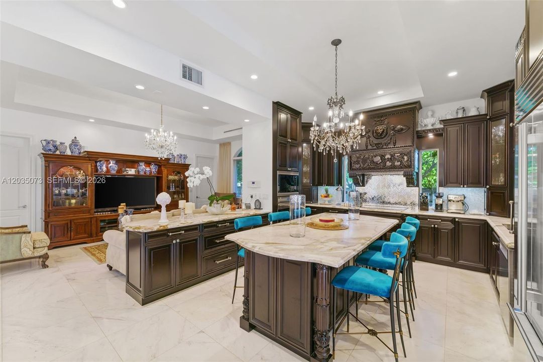 For Sale: $3,800,000 (5 beds, 5 baths, 5647 Square Feet)