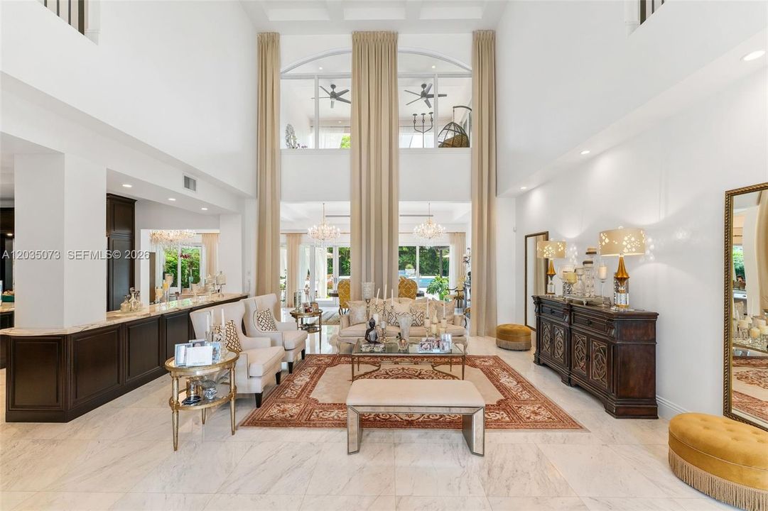 For Sale: $3,800,000 (5 beds, 5 baths, 5647 Square Feet)