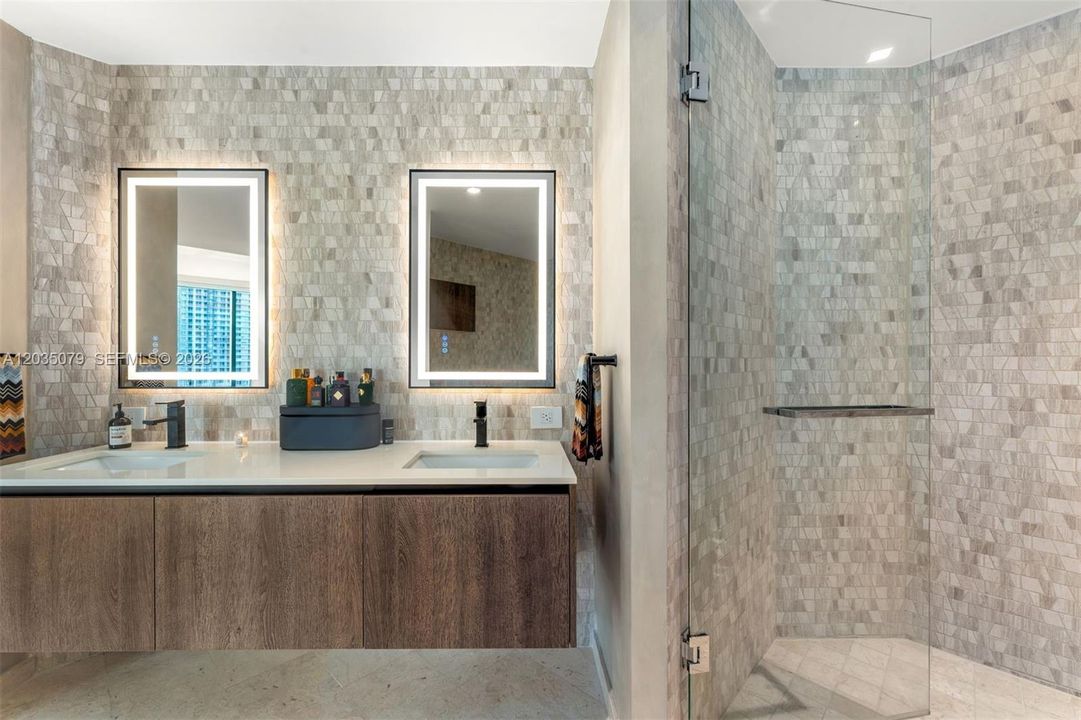 En Venta: $1,195,000 (2 camas, 2 baños, 1265 Pies cuadrados)