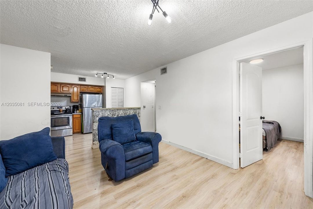 En Venta: $209,000 (2 camas, 1 baños, 749 Pies cuadrados)