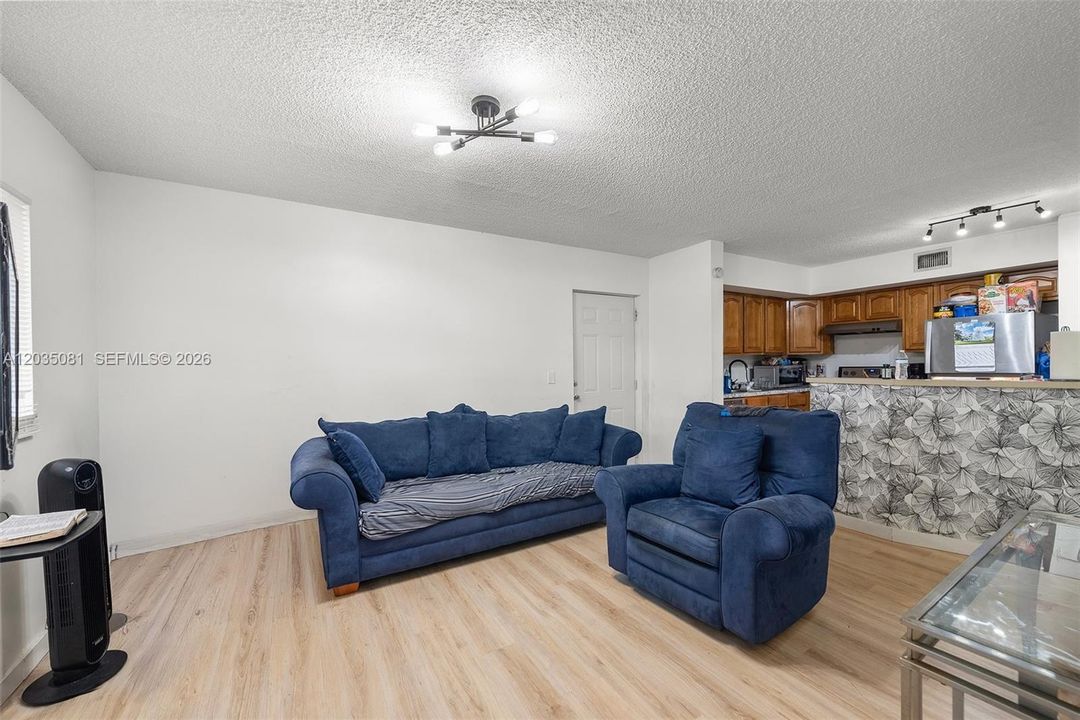 En Venta: $209,000 (2 camas, 1 baños, 749 Pies cuadrados)