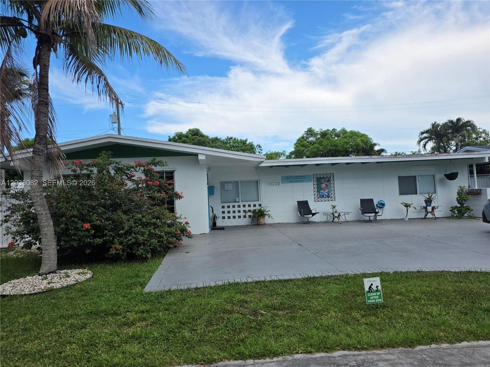 En Venta: $670,000 (6 camas, 3 baños, 2151 Pies cuadrados)
