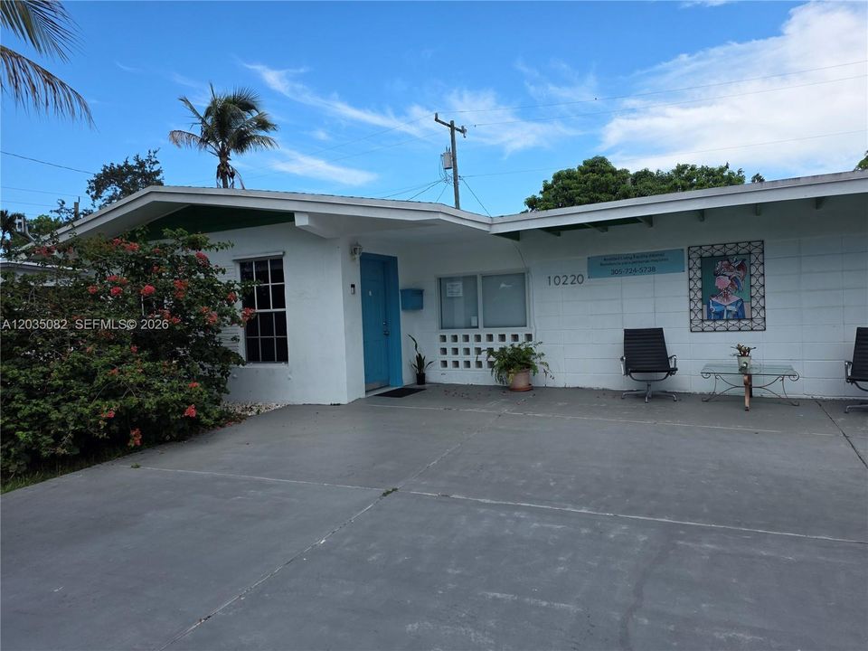 En Venta: $670,000 (6 camas, 3 baños, 2151 Pies cuadrados)