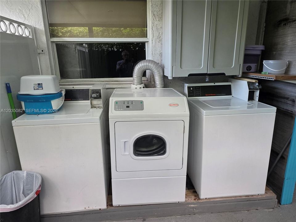 En Venta: $670,000 (6 camas, 3 baños, 2151 Pies cuadrados)