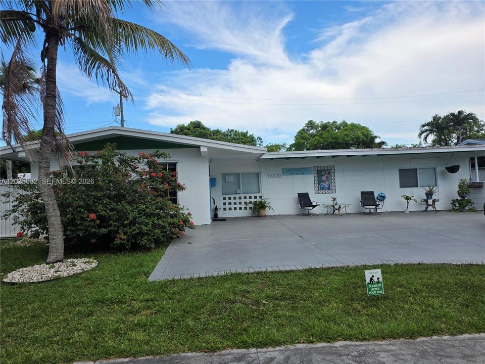 En Venta: $670,000 (6 camas, 3 baños, 2151 Pies cuadrados)