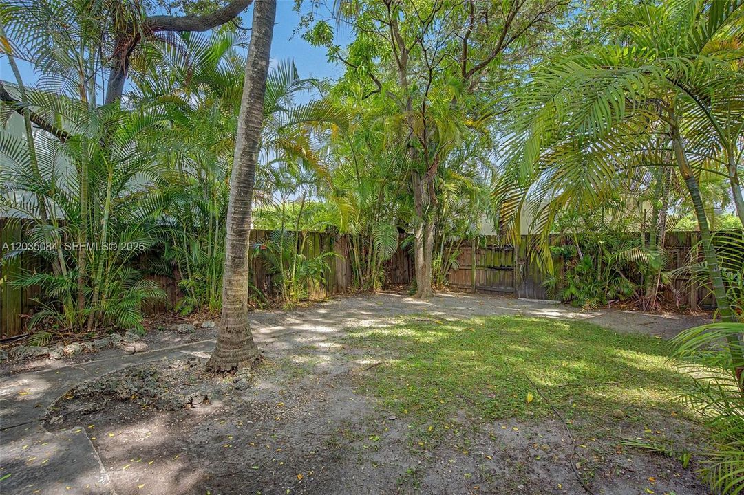 En Venta: $749,900 (3 camas, 2 baños, 1394 Pies cuadrados)