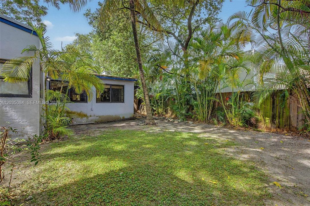 En Venta: $749,900 (3 camas, 2 baños, 1394 Pies cuadrados)