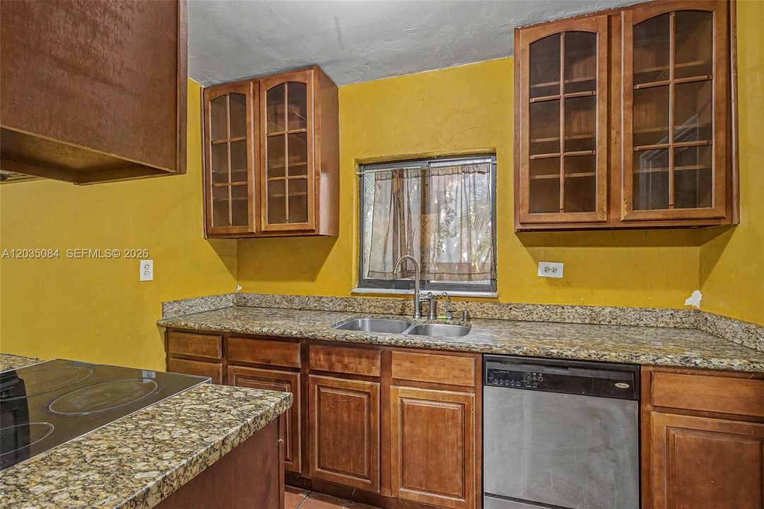 En Venta: $749,900 (3 camas, 2 baños, 1394 Pies cuadrados)