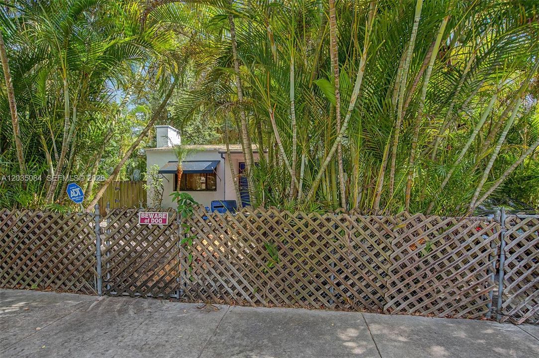 En Venta: $749,900 (3 camas, 2 baños, 1394 Pies cuadrados)