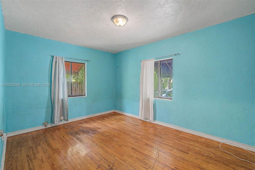 En Venta: $749,900 (3 camas, 2 baños, 1394 Pies cuadrados)