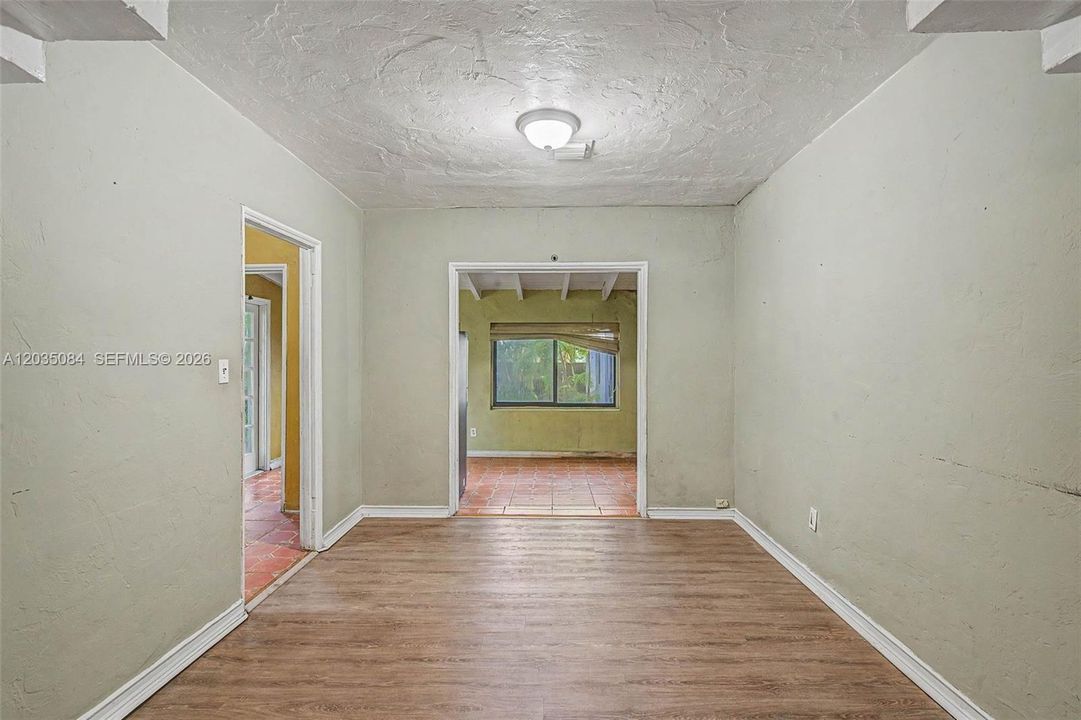 En Venta: $749,900 (3 camas, 2 baños, 1394 Pies cuadrados)
