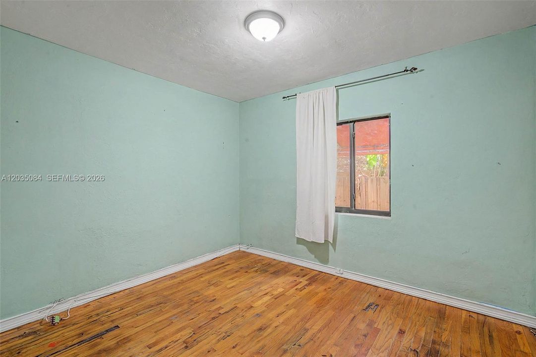 En Venta: $749,900 (3 camas, 2 baños, 1394 Pies cuadrados)