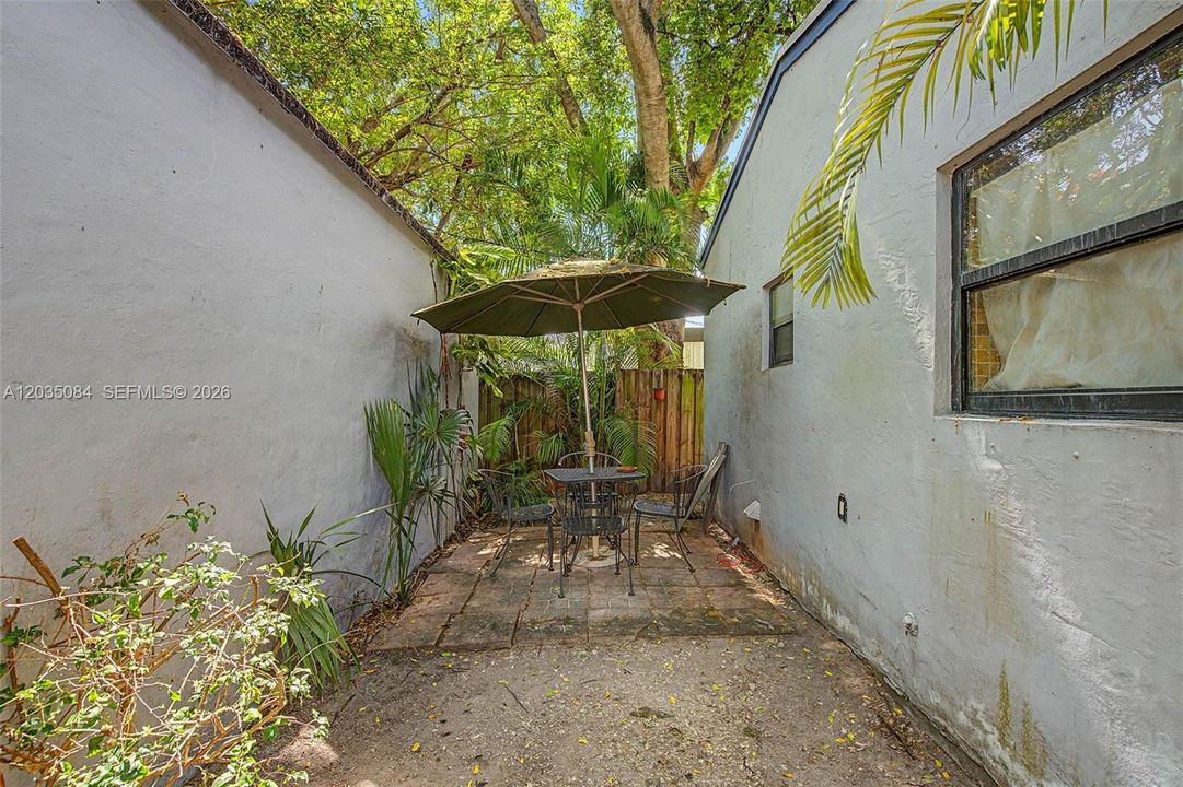En Venta: $749,900 (3 camas, 2 baños, 1394 Pies cuadrados)