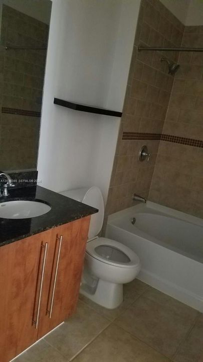 В аренду: $2,400 (1 спален, 1 ванн, 759 Квадратных фут)