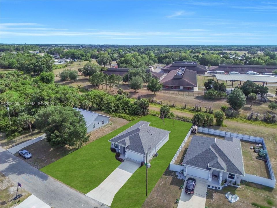For Sale: $319,900 (3 beds, 2 baths, 1503 Square Feet)