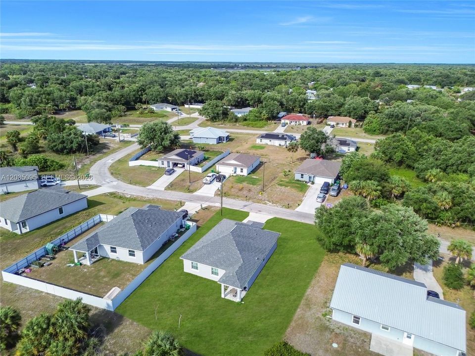 For Sale: $319,900 (3 beds, 2 baths, 1503 Square Feet)