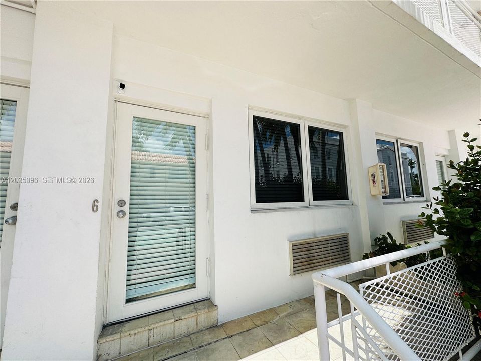 For Rent: $1,900 (0 beds, 1 baths, 407 Square Feet)