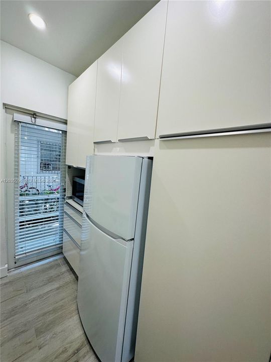 For Rent: $1,900 (0 beds, 1 baths, 407 Square Feet)