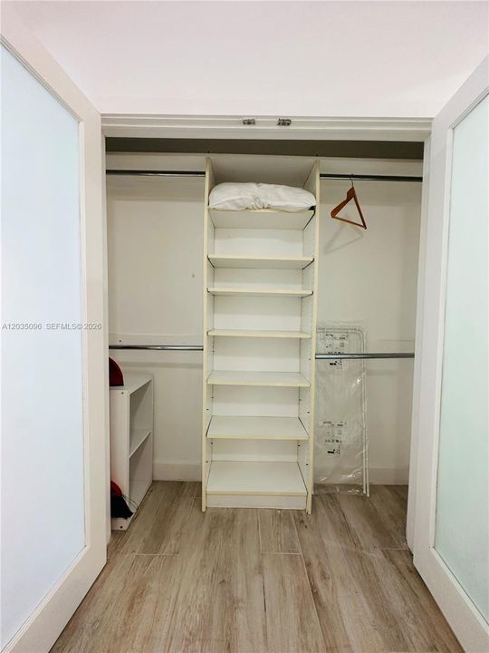 For Rent: $1,900 (0 beds, 1 baths, 407 Square Feet)