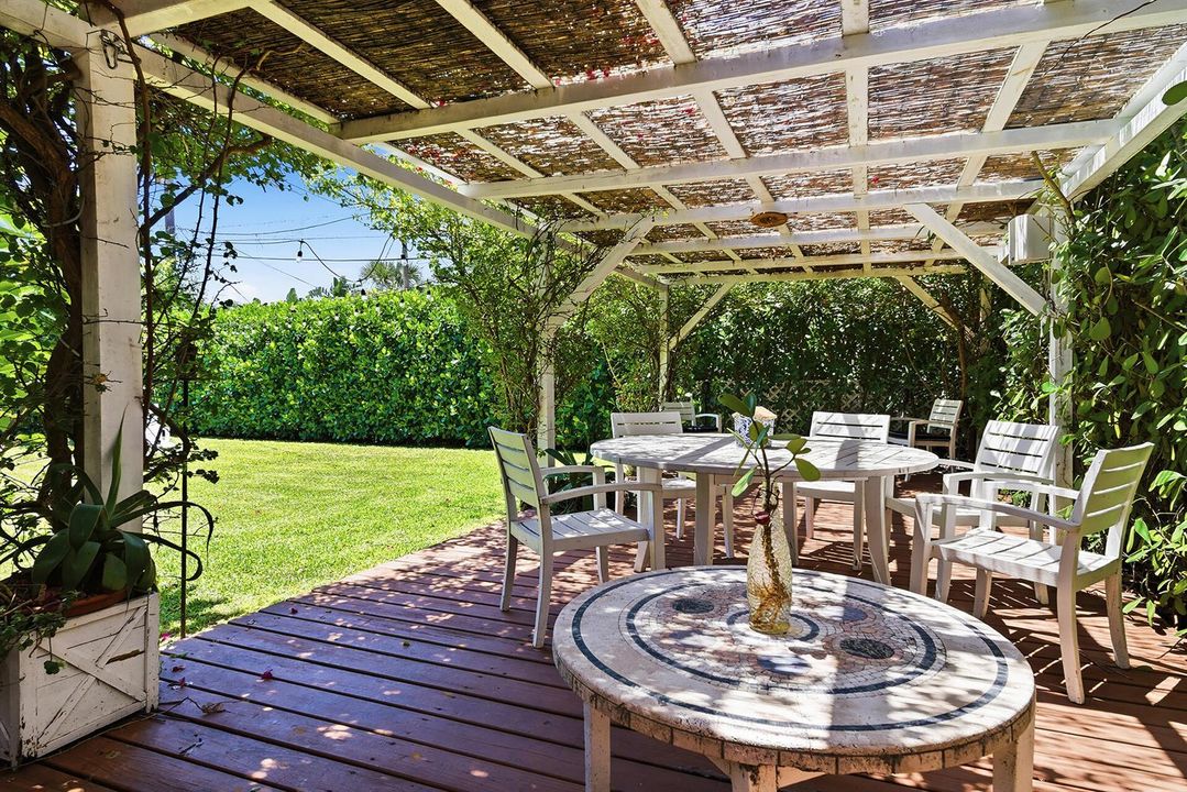 Deck & Yard