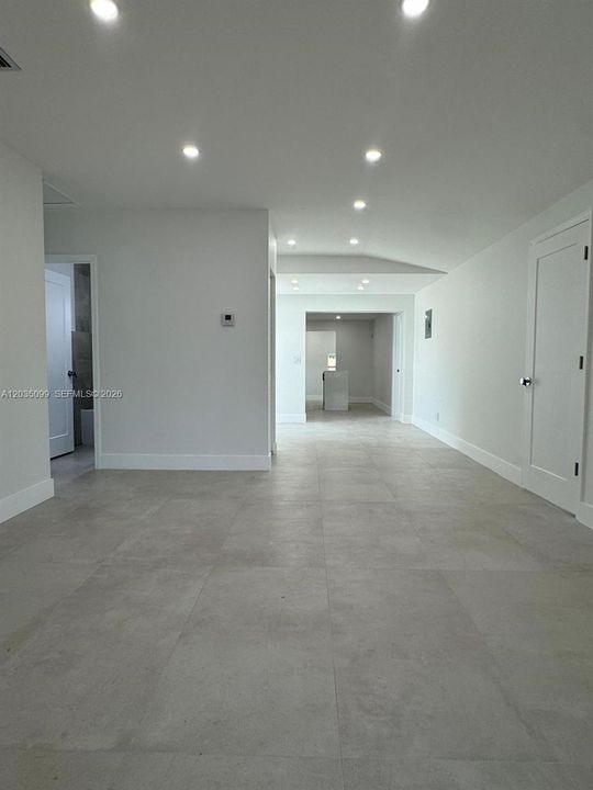 For Rent: $4,150 (4 beds, 2 baths, 1629 Square Feet)