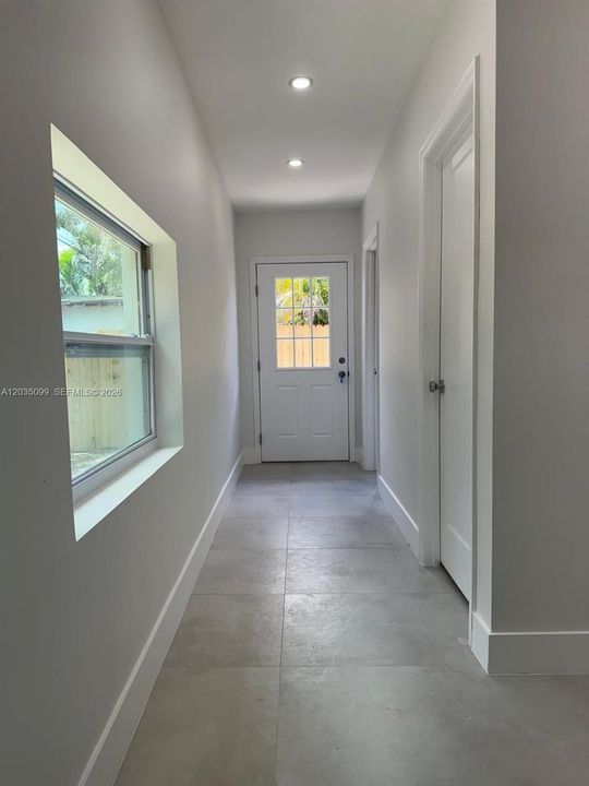 For Rent: $4,150 (4 beds, 2 baths, 1629 Square Feet)
