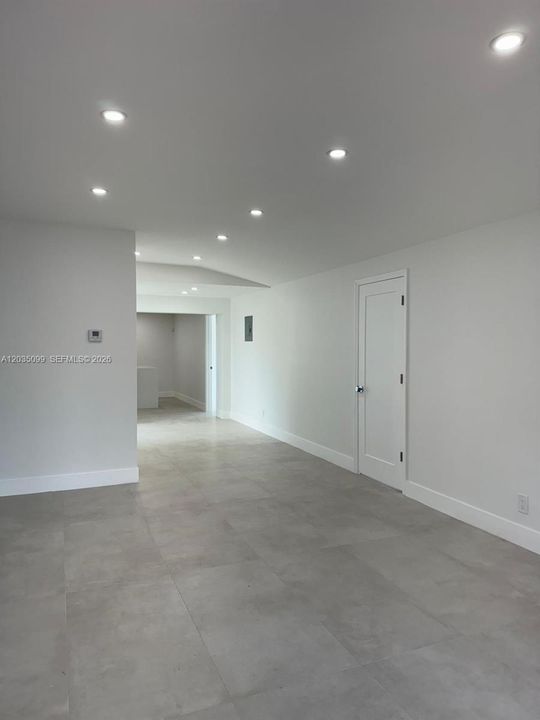 For Rent: $4,150 (4 beds, 2 baths, 1629 Square Feet)