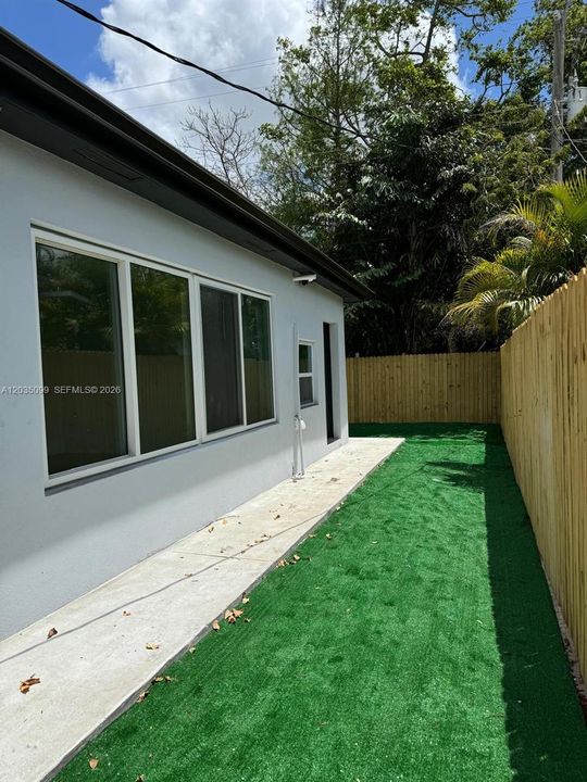 For Rent: $4,150 (4 beds, 2 baths, 1629 Square Feet)