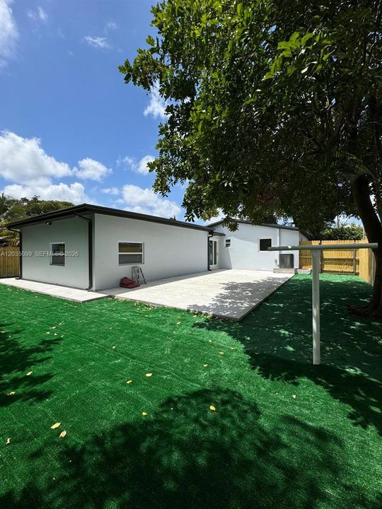 For Rent: $4,150 (4 beds, 2 baths, 1629 Square Feet)