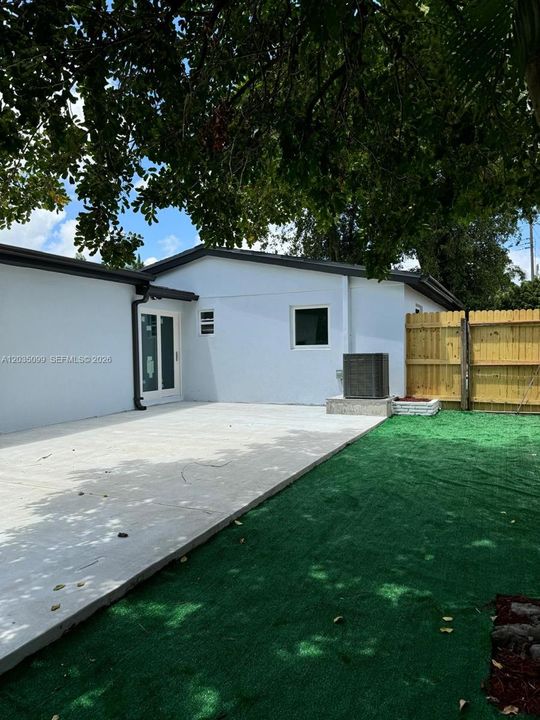 For Rent: $4,150 (4 beds, 2 baths, 1629 Square Feet)
