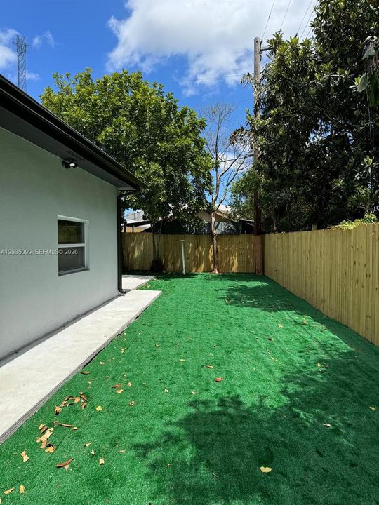 For Rent: $4,150 (4 beds, 2 baths, 1629 Square Feet)