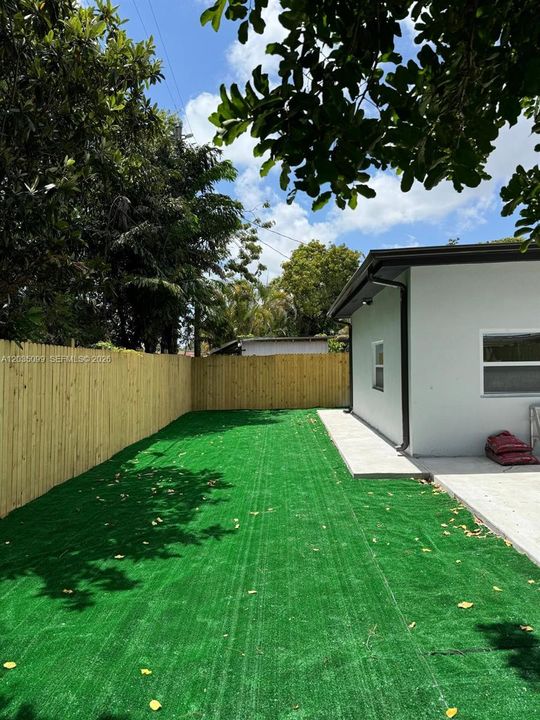 For Rent: $4,150 (4 beds, 2 baths, 1629 Square Feet)