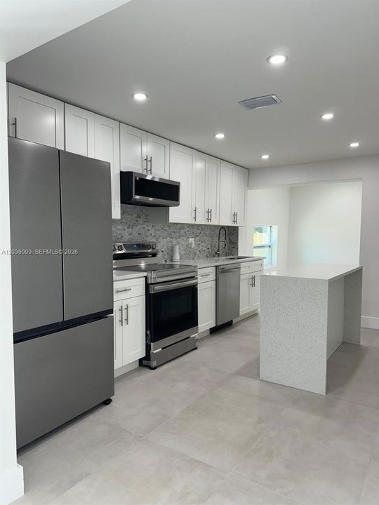 For Rent: $4,150 (4 beds, 2 baths, 1629 Square Feet)